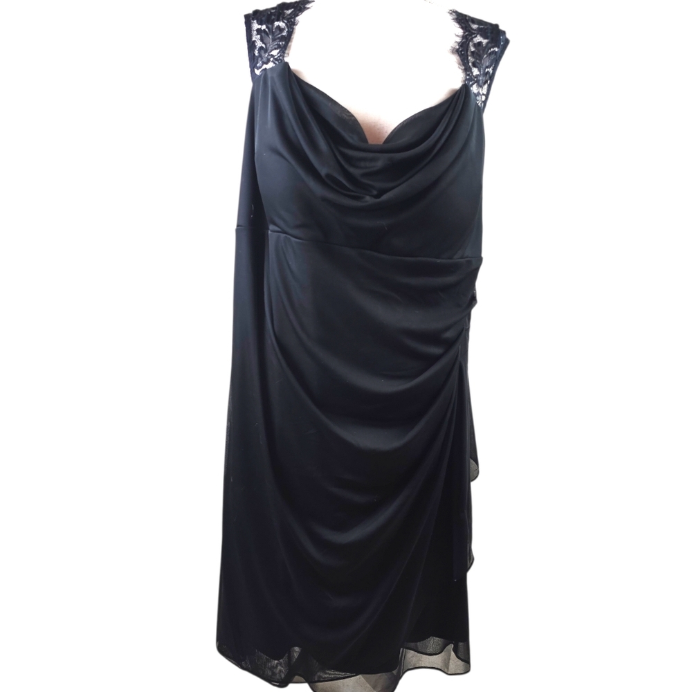 Signature Valerie Black Ruched Lace Cocktail Dress In 18W